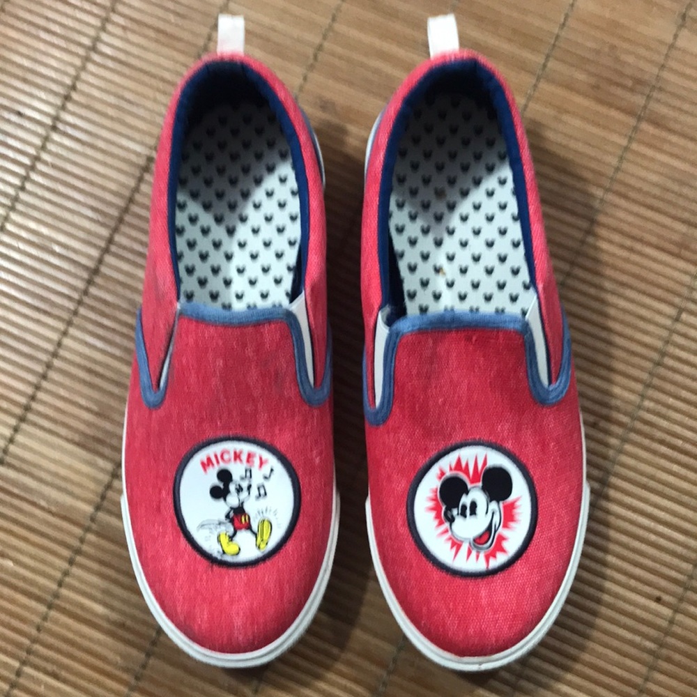- Disney Junk Food size 5 Mickey Mouse canvas loafers